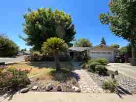 featured image of 4907 W Howard Ave