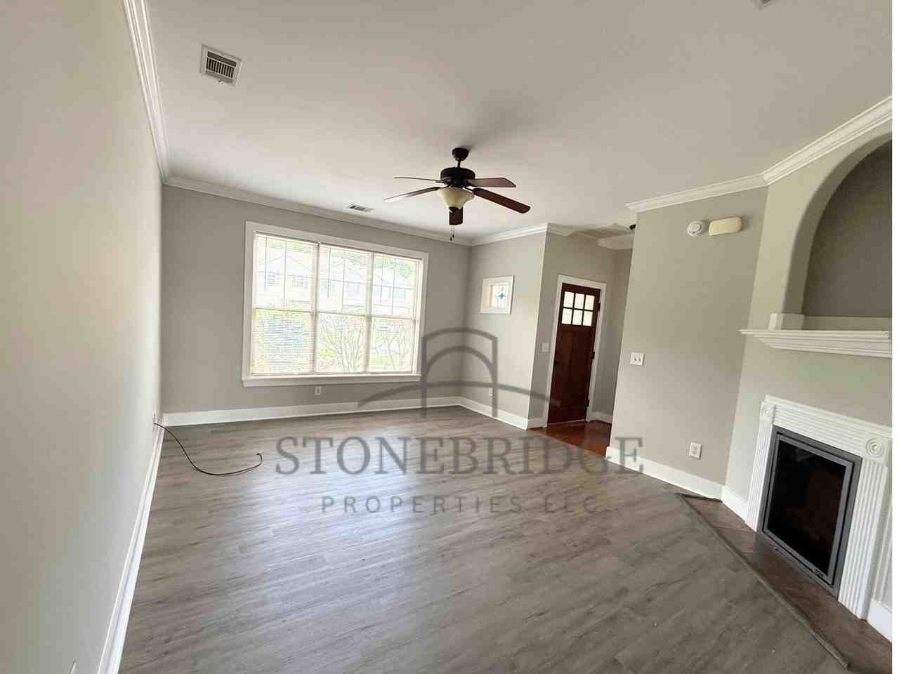 699 The Heights Ln - Photo 3 of 13