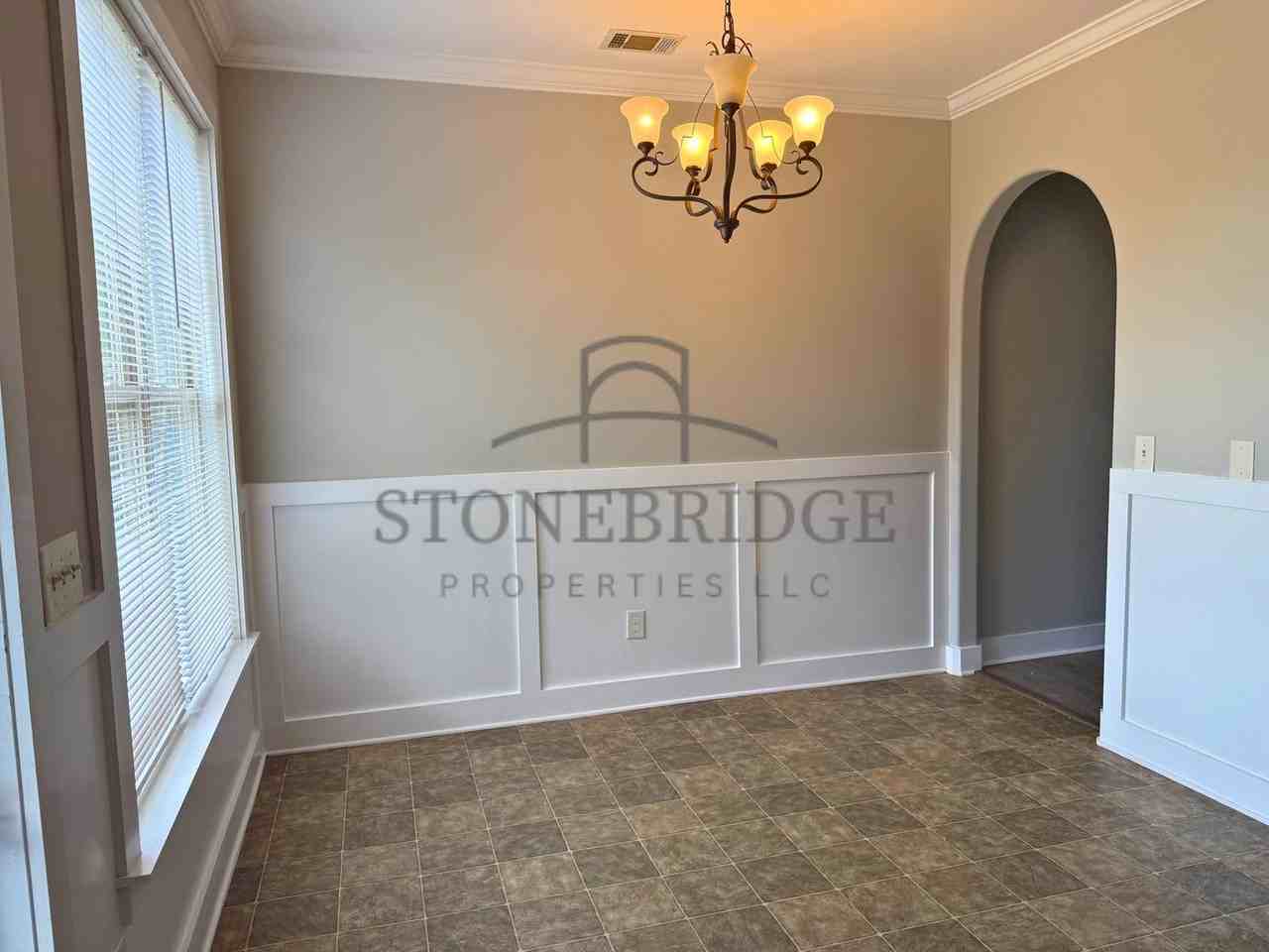 699 The Heights Ln - Photo 4 of 13