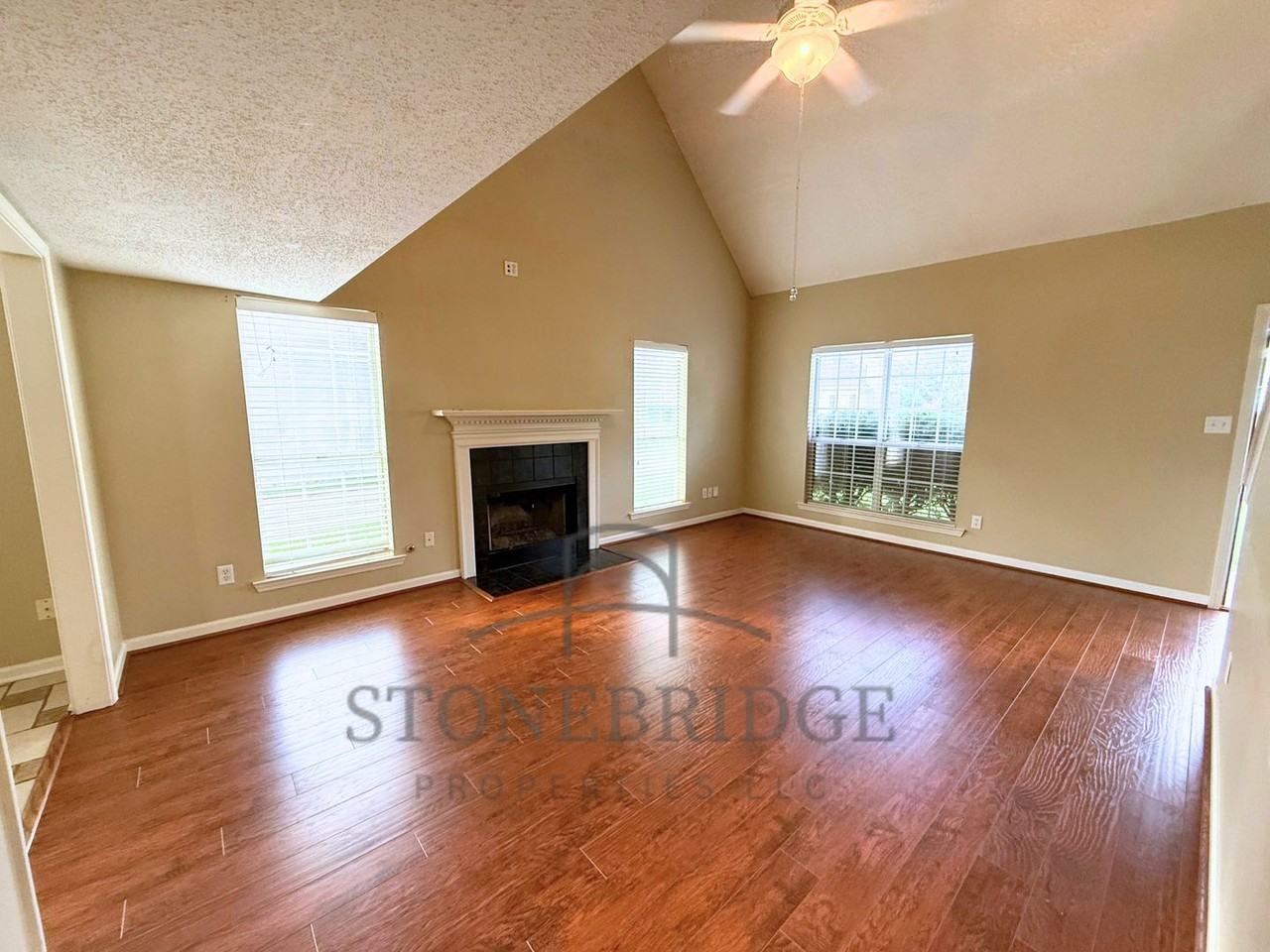177 Cedar Bend Dr - Photo 3 of 10