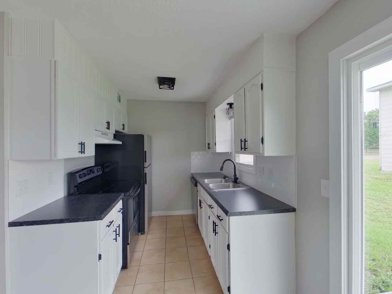 254 N Acadia Ave #2 - Photo 5 of 9