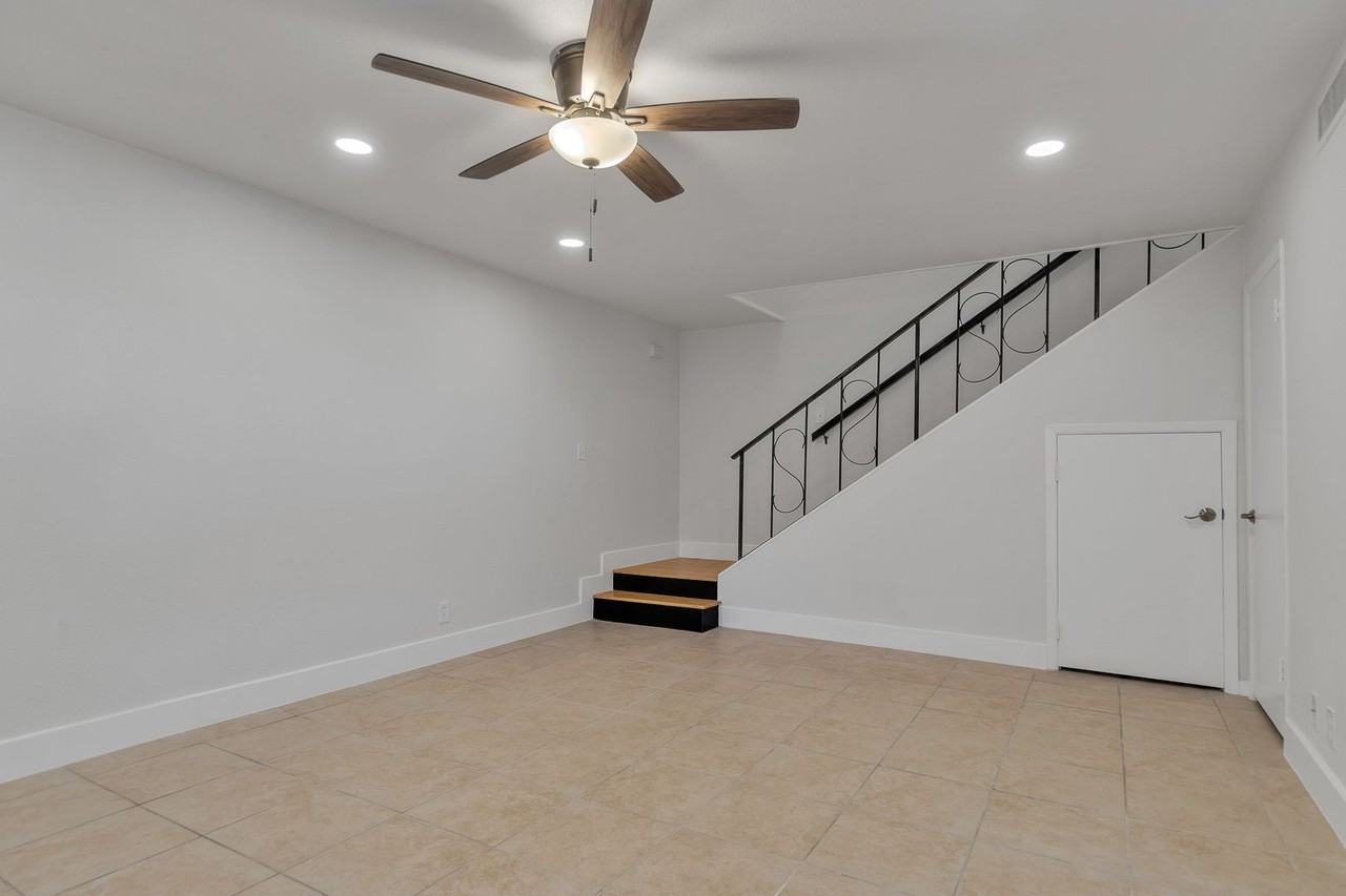 100 Royal Way Dr - Photo 7 of 27