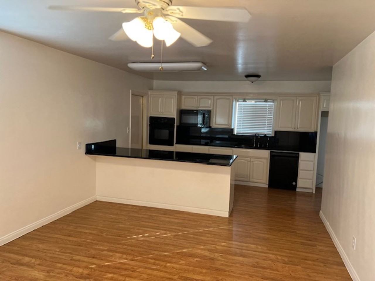 3704 Laverne Ave - Photo 3 of 24