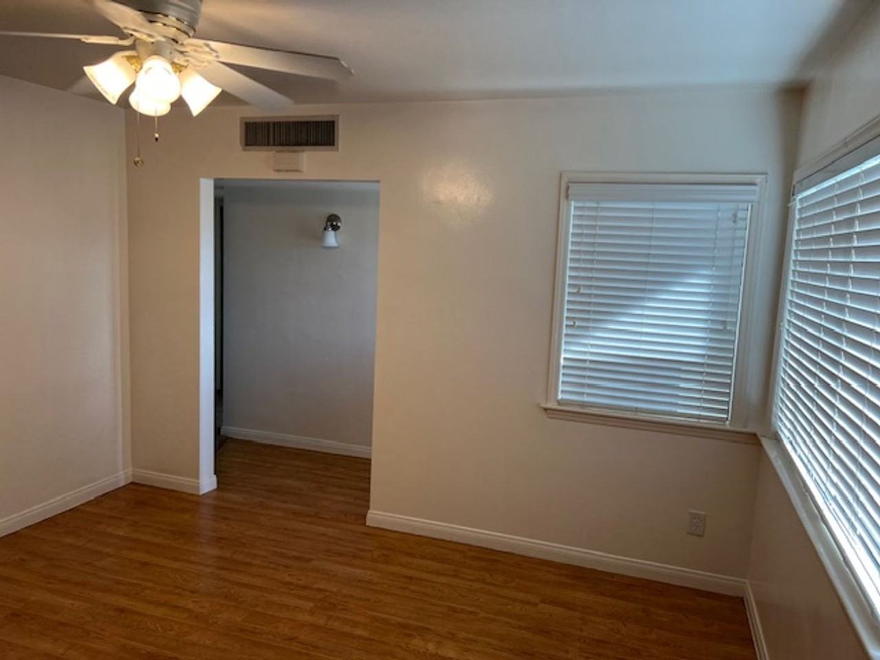 3704 Laverne Ave - Photo 4 of 24