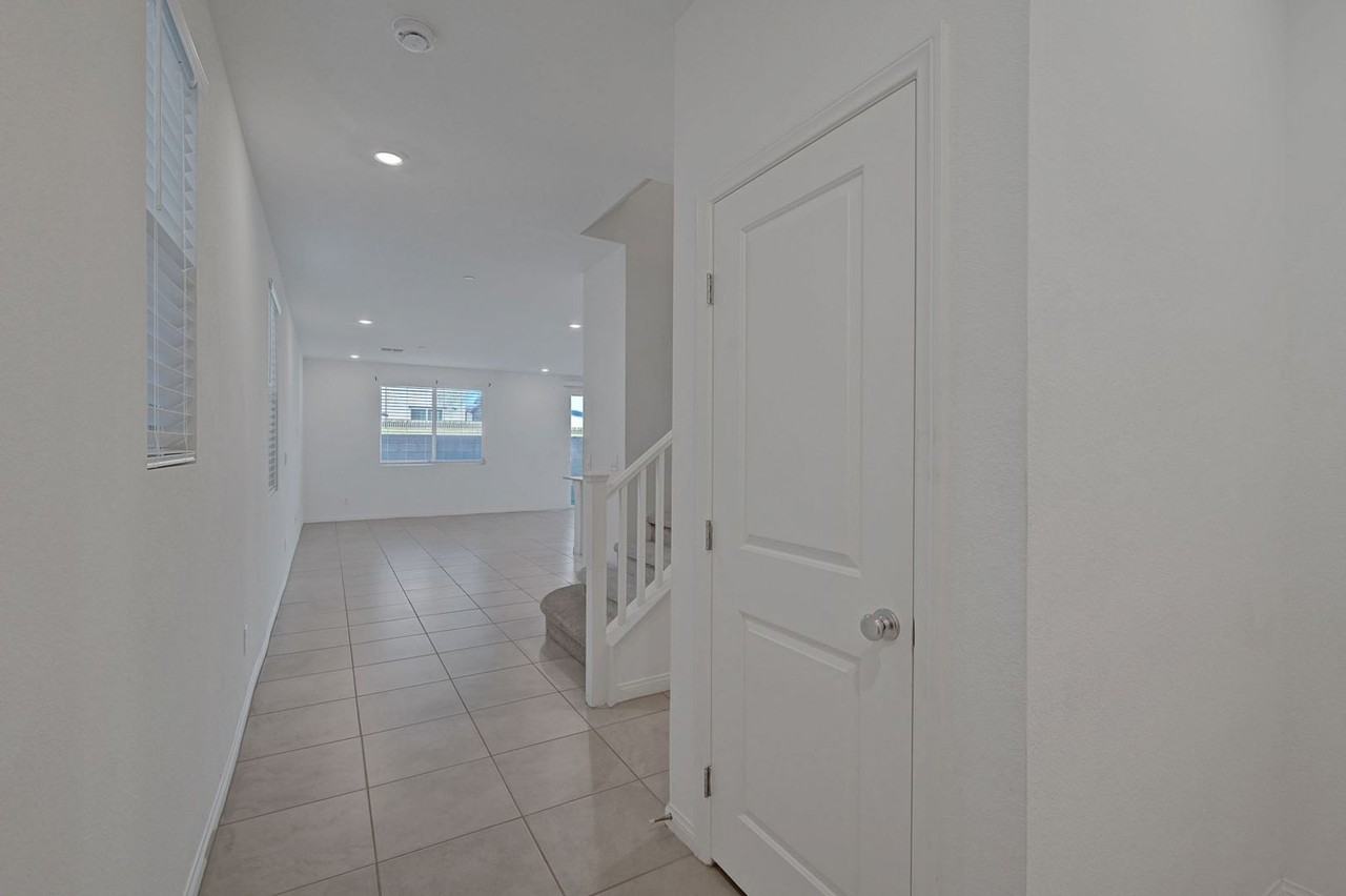 8454 Vacarez Dr - Photo 3 of 50
