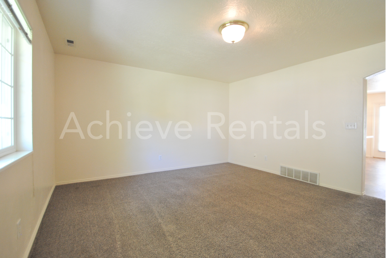 91 Penny Ln - Photo 3 of 16