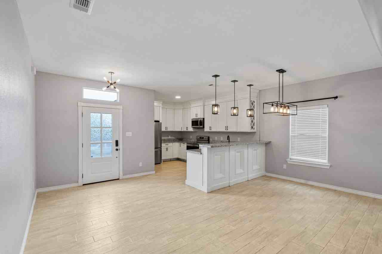 1009 Tesoro Hls - Photo 5 of 24