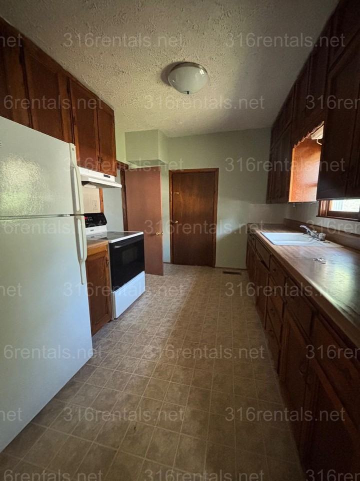 919 W Carr Ave - Photo 6 of 10