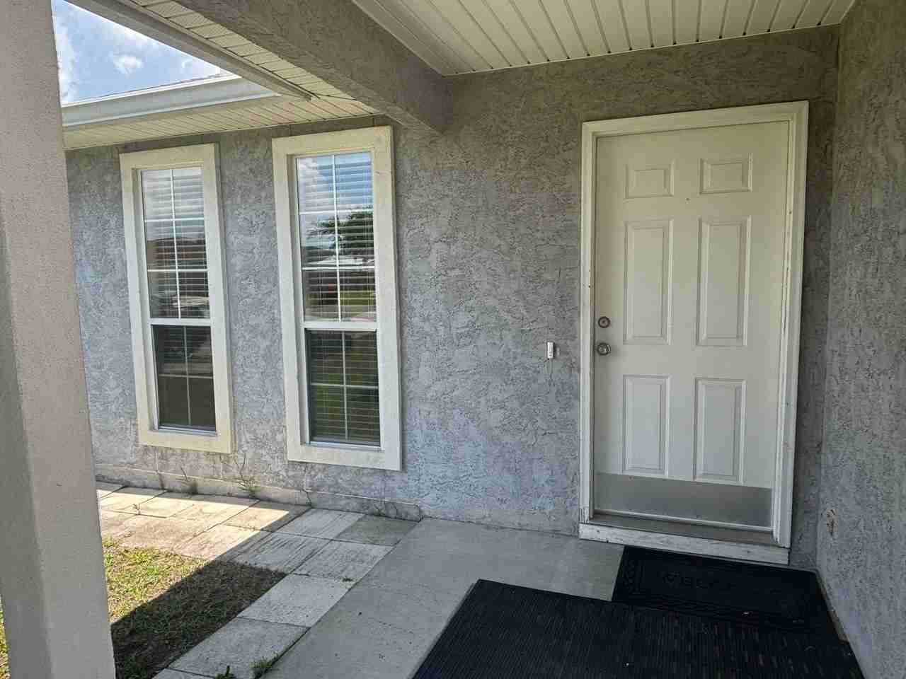 509 Phillips Ct - Photo 2 of 18