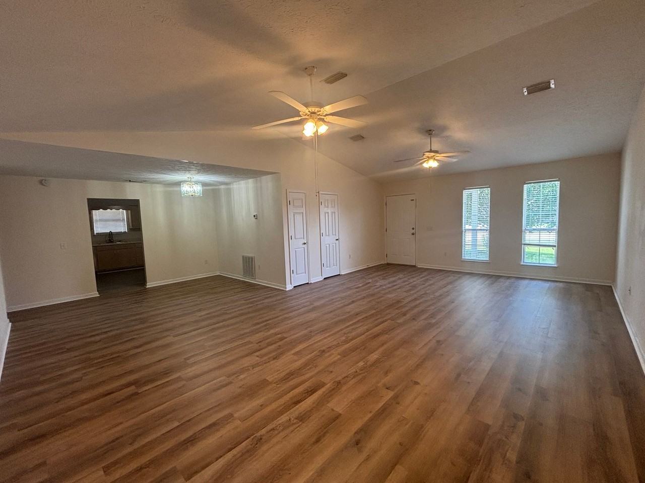 509 Phillips Ct - Photo 6 of 18