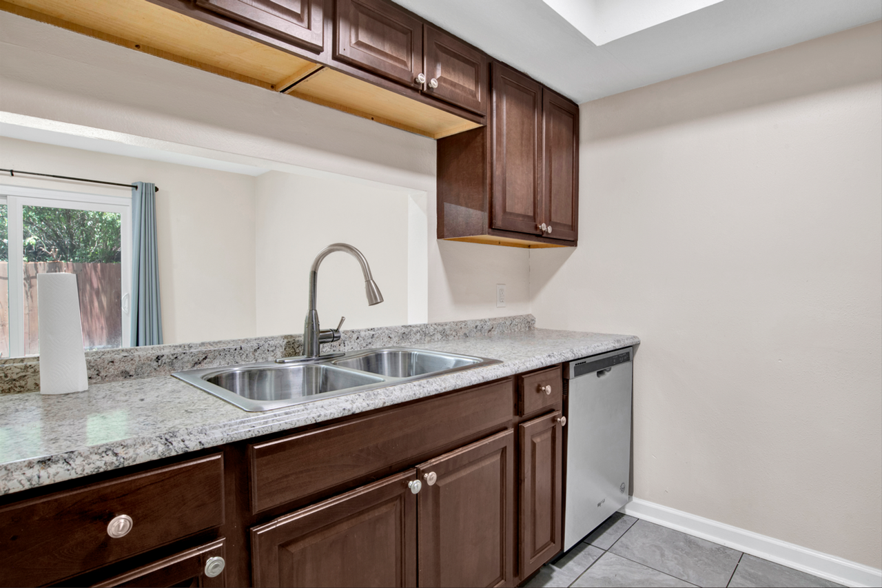 8140 Lillian Hwy - Photo 7 of 37