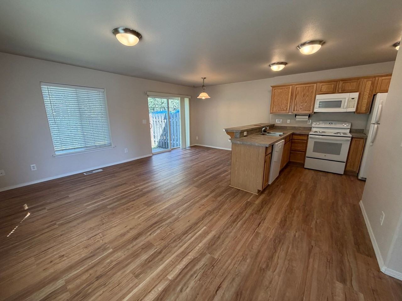 4115 Geranium Loop Ne - Photo 3 of 20