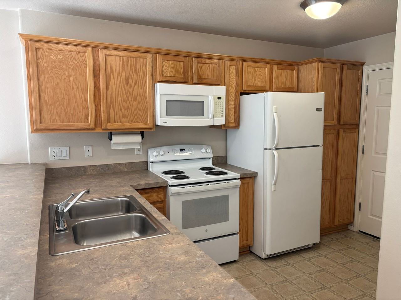 4115 Geranium Loop Ne - Photo 5 of 20