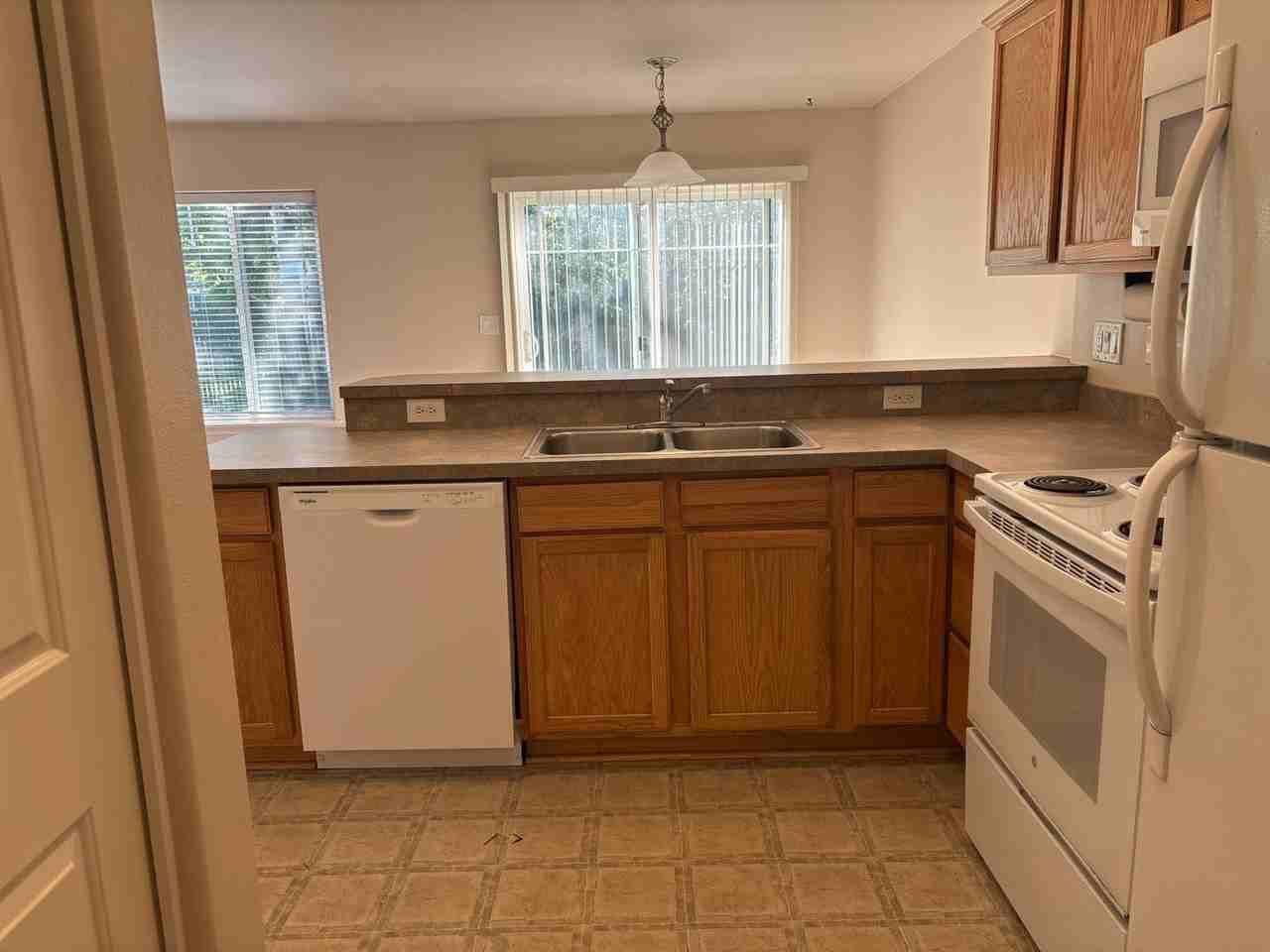 4115 Geranium Loop Ne - Photo 6 of 20