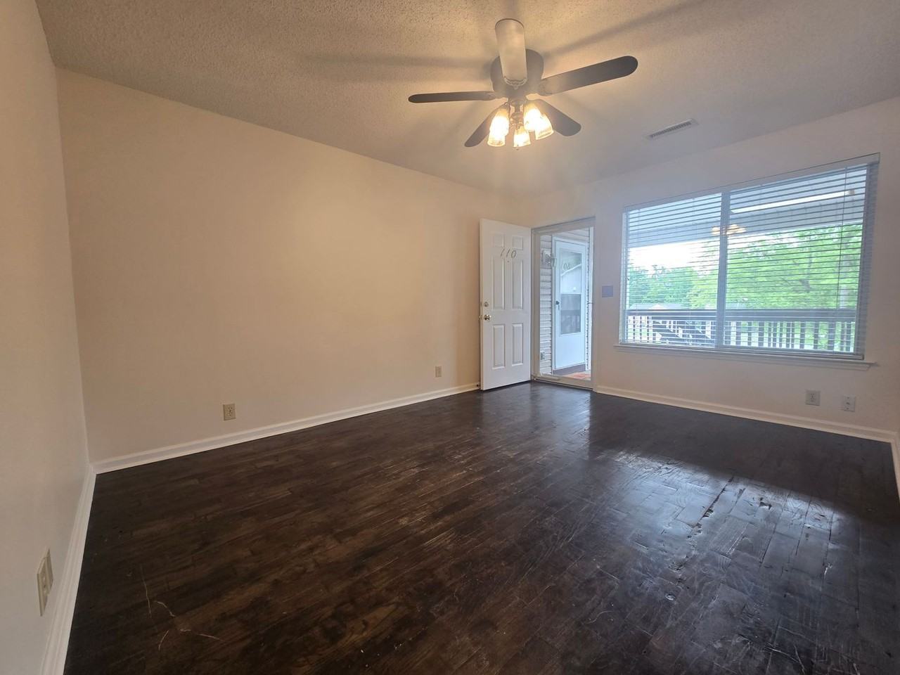 110 Westbrook Ct - Photo 7 of 17