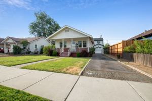 featured image of 487 E 9th St