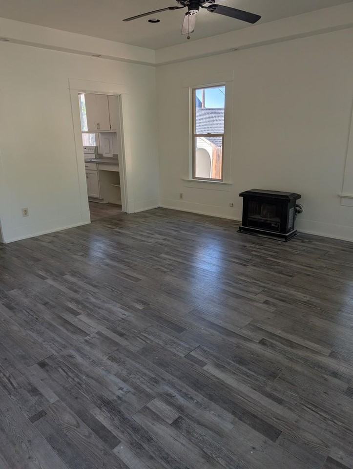 1020 Jefferson St - Photo 2 of 10