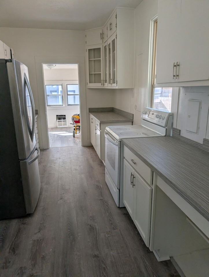 1020 Jefferson St - Photo 5 of 10