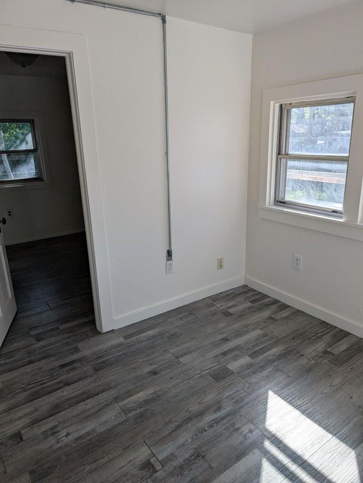 1020 Jefferson St - Photo 6 of 10