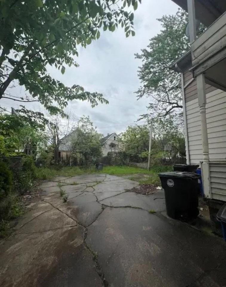 3661 E 151st St - Photo 2 of 11