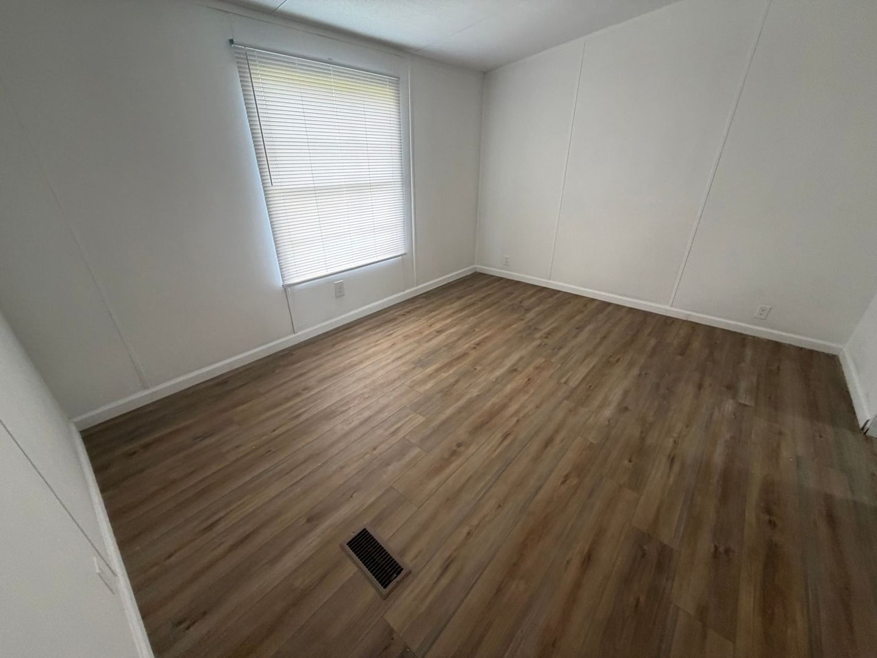 113 Briteblue Dr - Photo 4 of 28