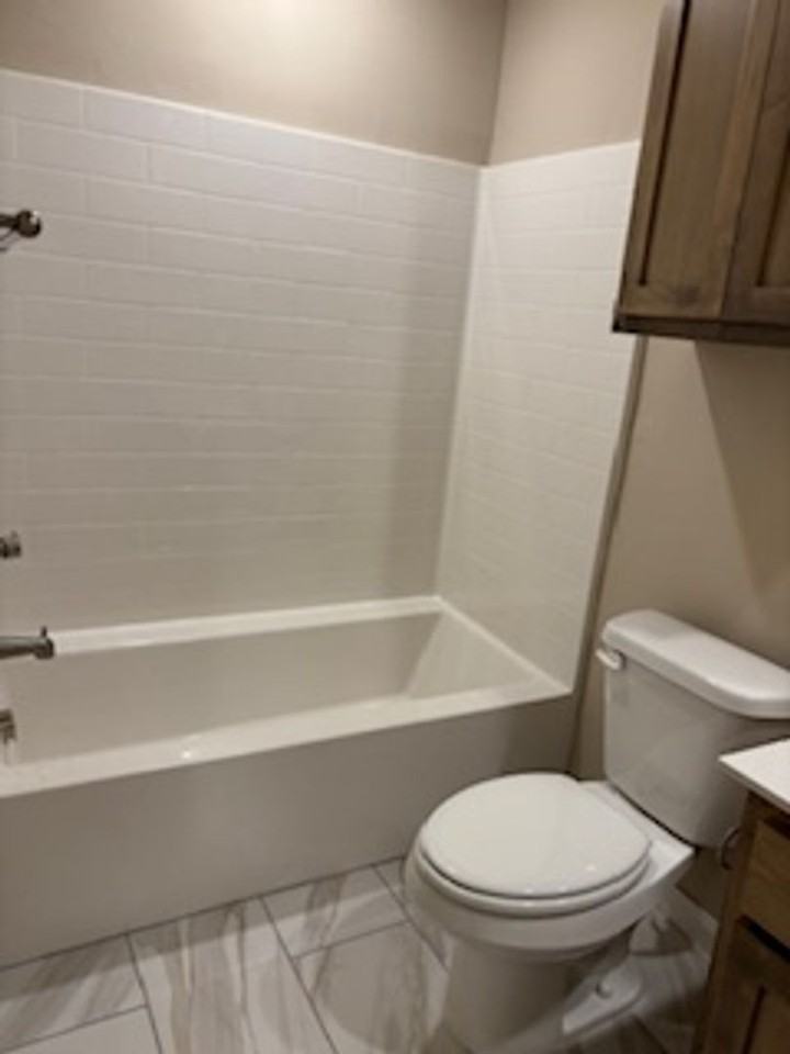 9208 Blackfork Ln - Photo 4 of 17
