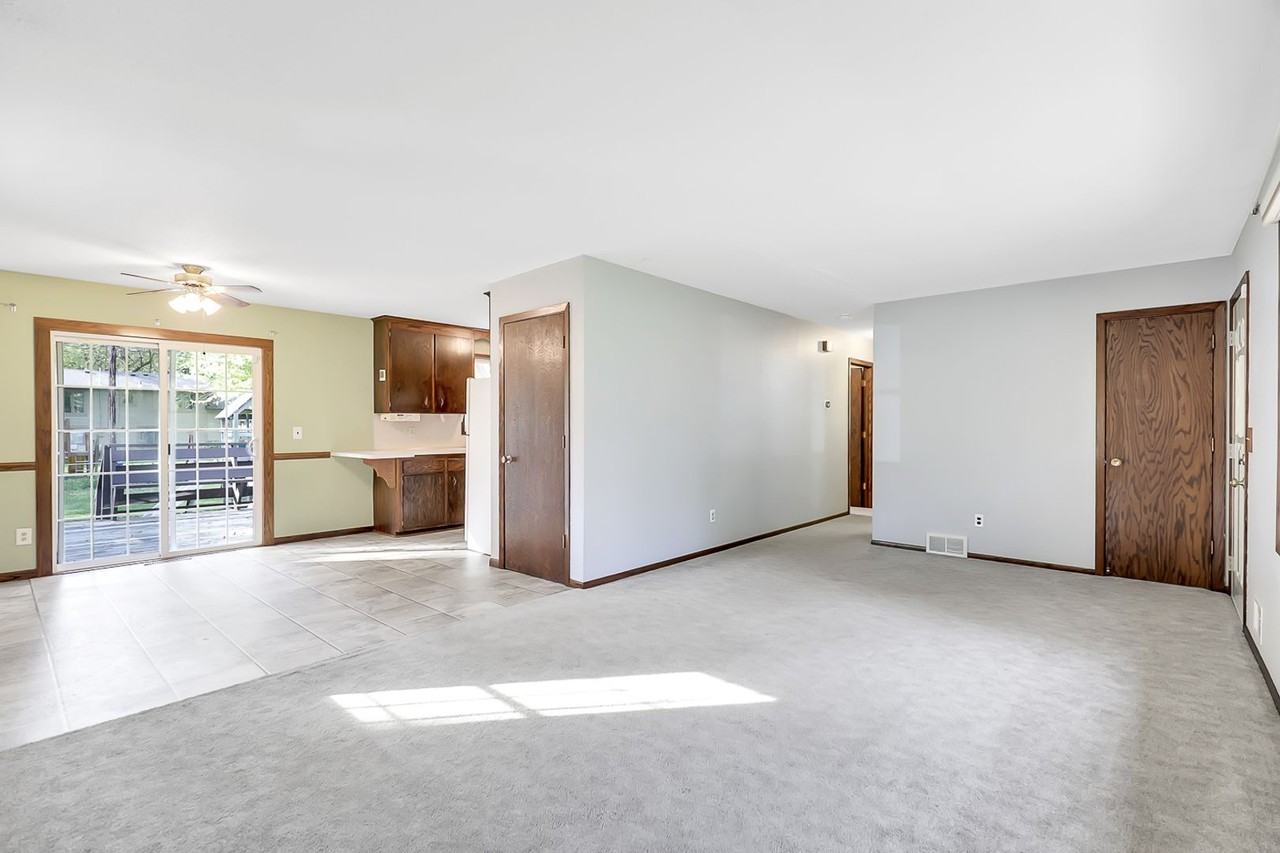 11617 Utah Ave N - Photo 5 of 13