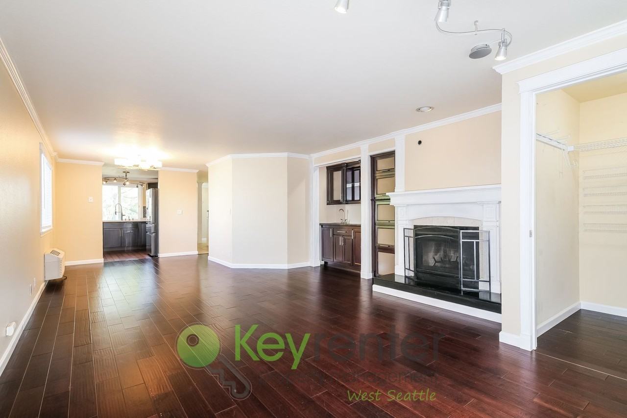 9522 1st Ave Ne #B8 - Photo 3 of 22