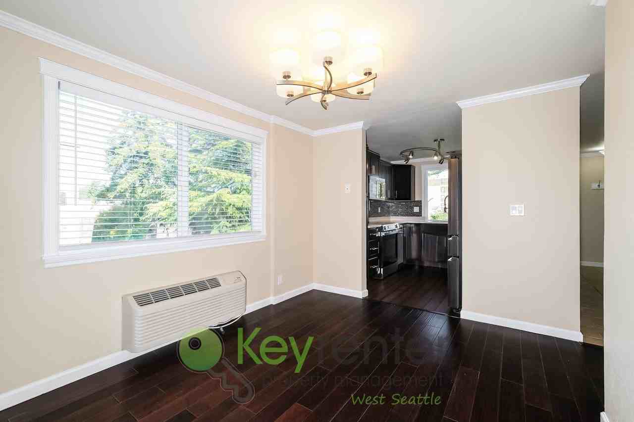 9522 1st Ave Ne #B8 - Photo 5 of 22