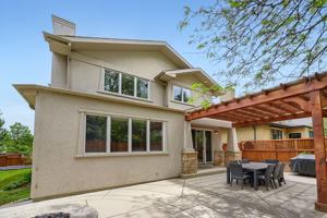 featured image of 927 Poplar Pl