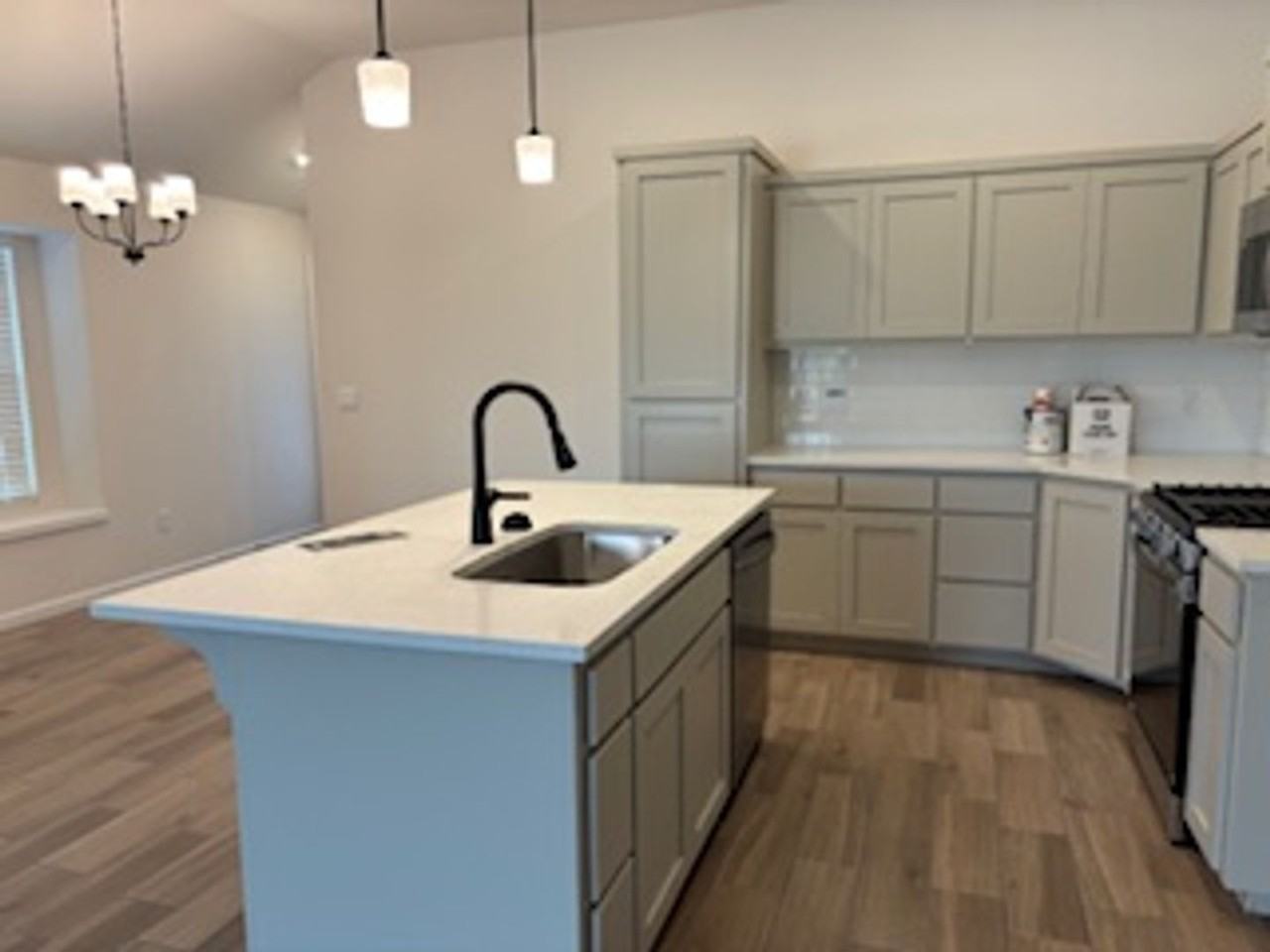 18200 Austin Ct - Photo 4 of 16