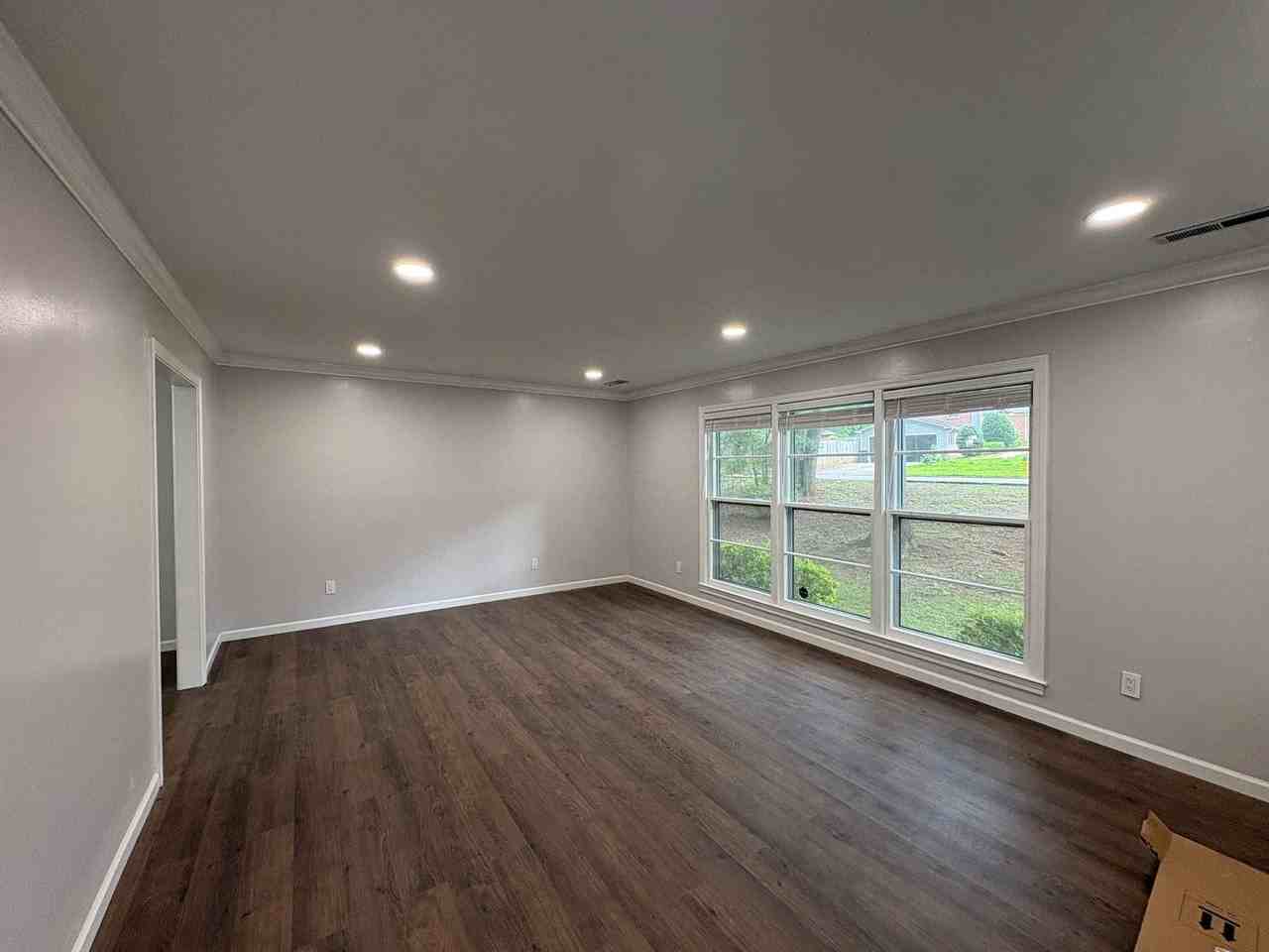 101 Verner Dr - Photo 4 of 15