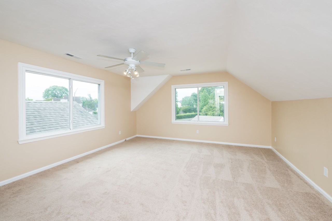 4501 Van Dyck Dr - Photo 6 of 39