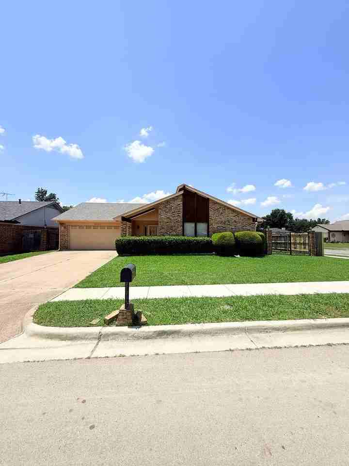 8041 Miles Dr - Photo 2 of 29