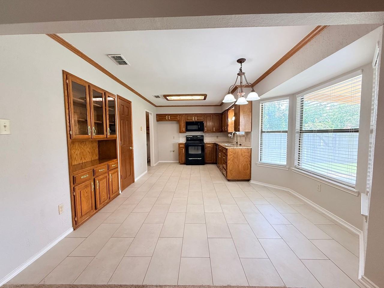 8041 Miles Dr - Photo 3 of 29
