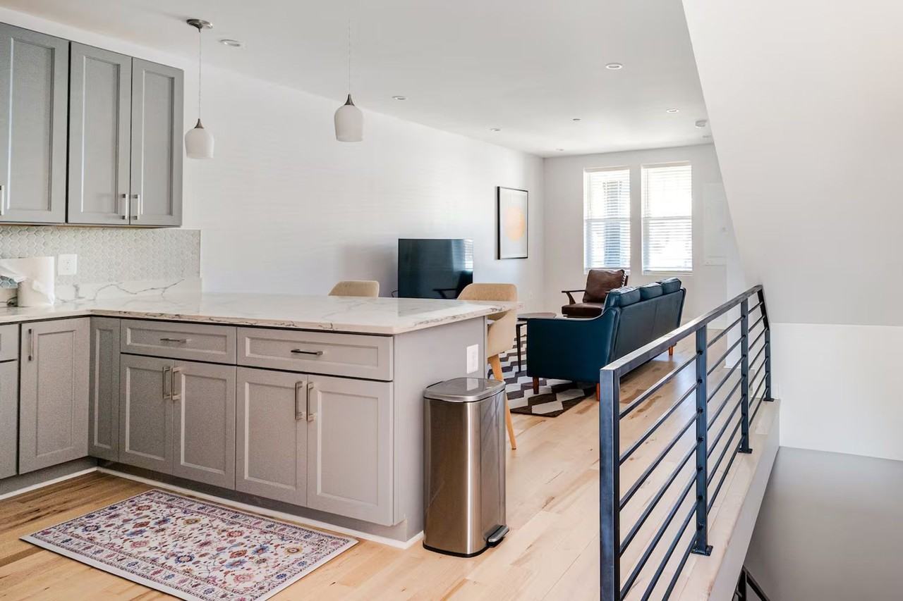 1331 Queen St Ne - Photo 5 of 49