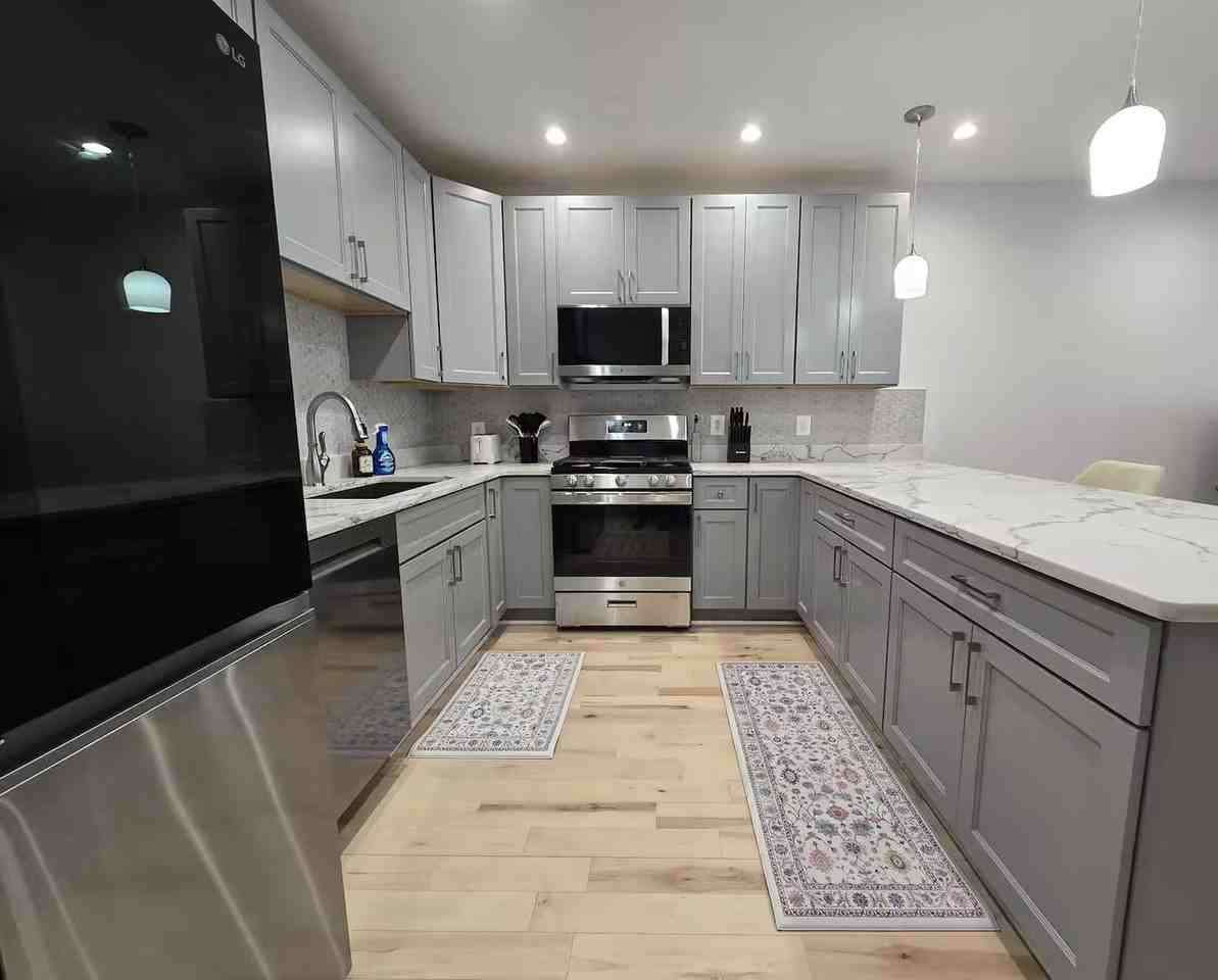 1331 Queen St Ne - Photo 7 of 49