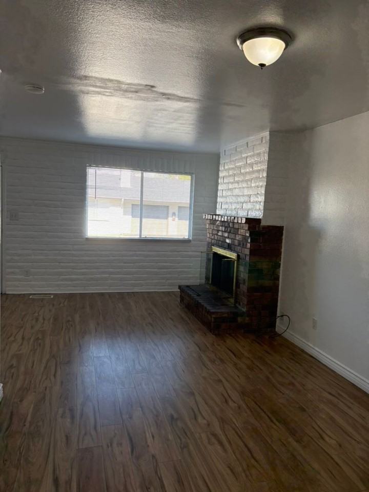 1260 Brinkby Ave - Photo 5 of 10
