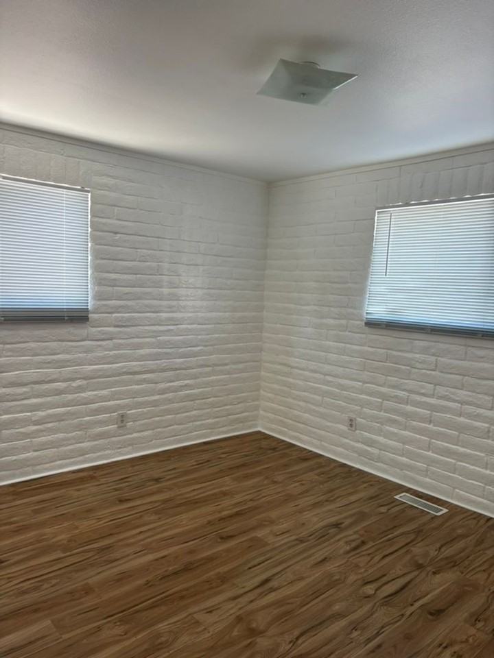 1260 Brinkby Ave - Photo 6 of 10