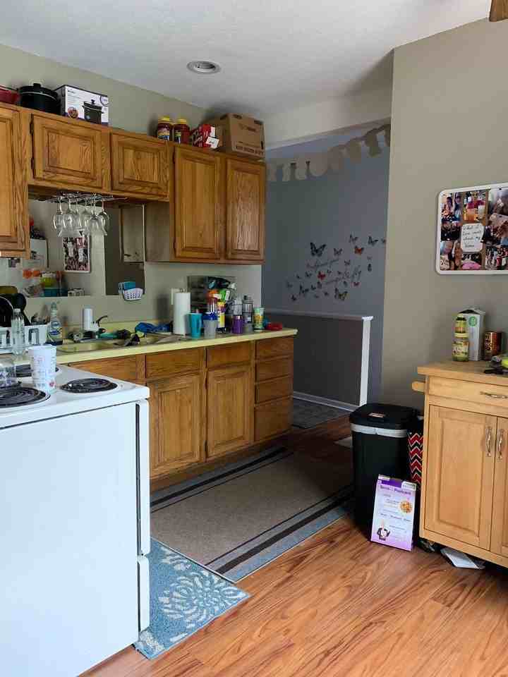 325 E Plum St - Photo 2 of 7