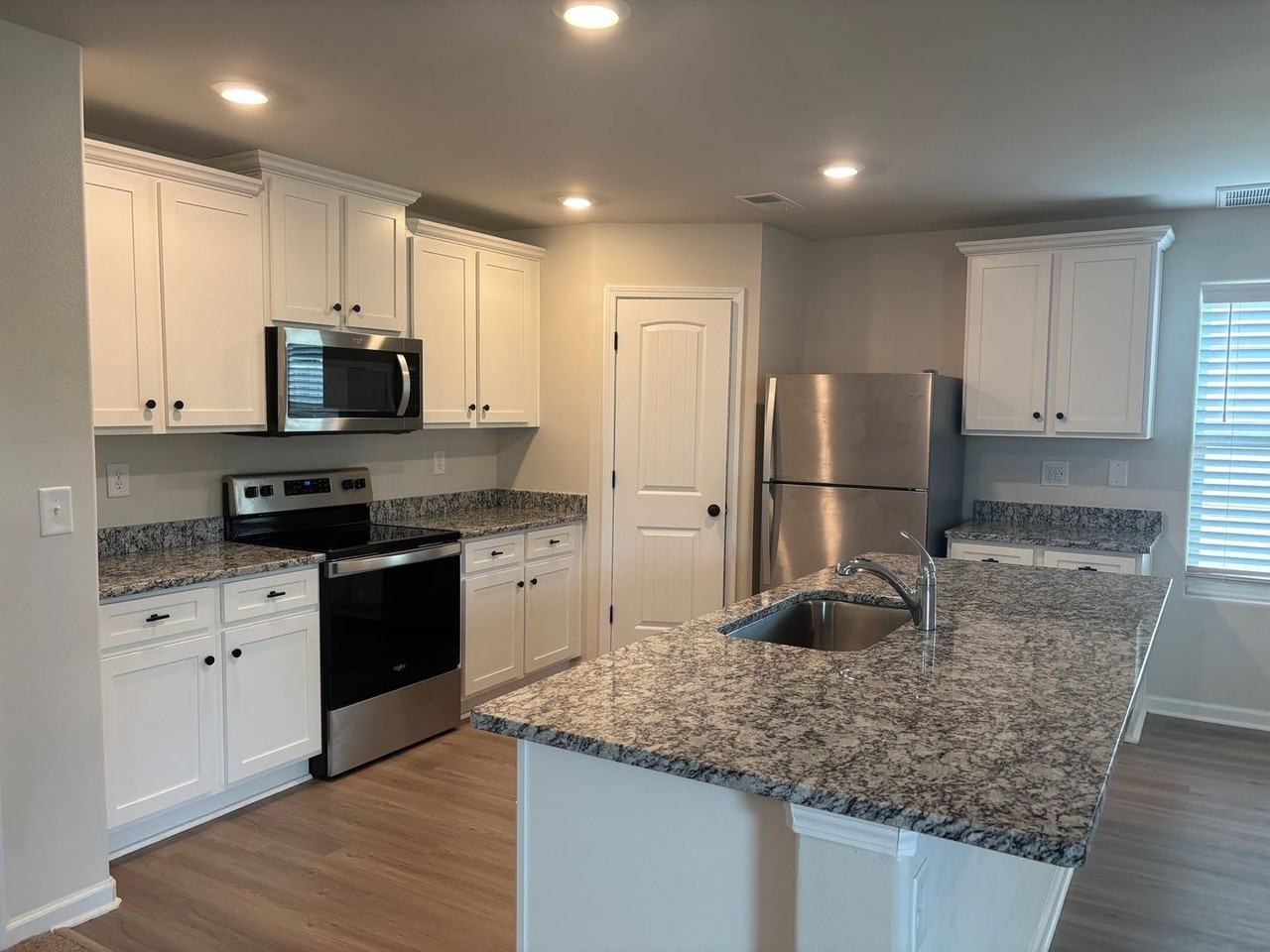 329 Aniston Ln - Photo 4 of 26