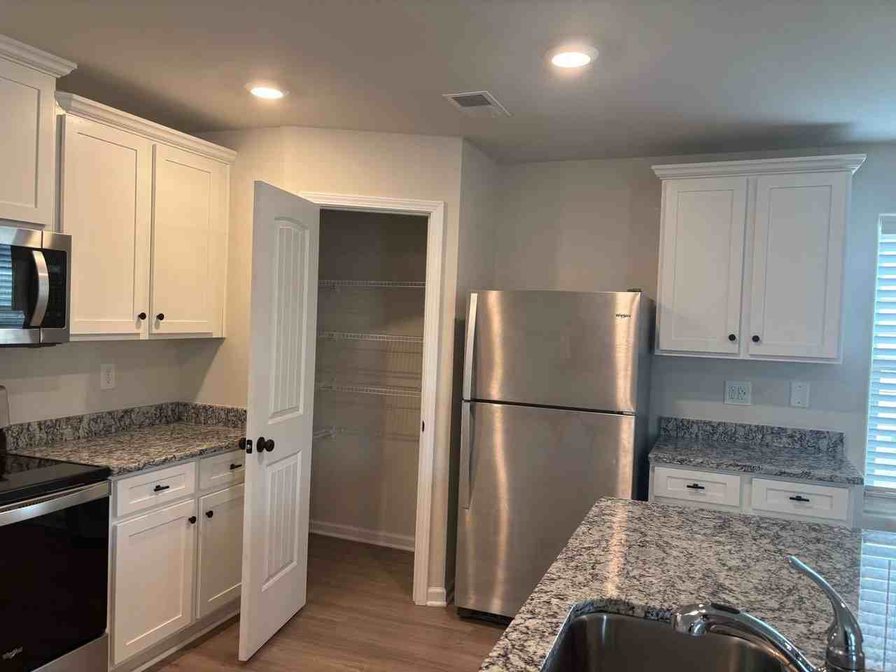 329 Aniston Ln - Photo 6 of 26
