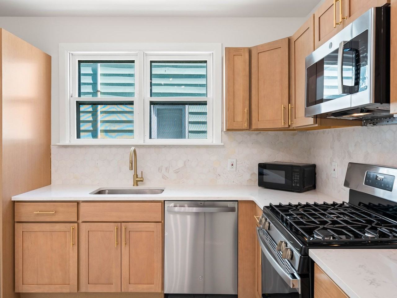 509 N 2nd St - Photo 2 of 25