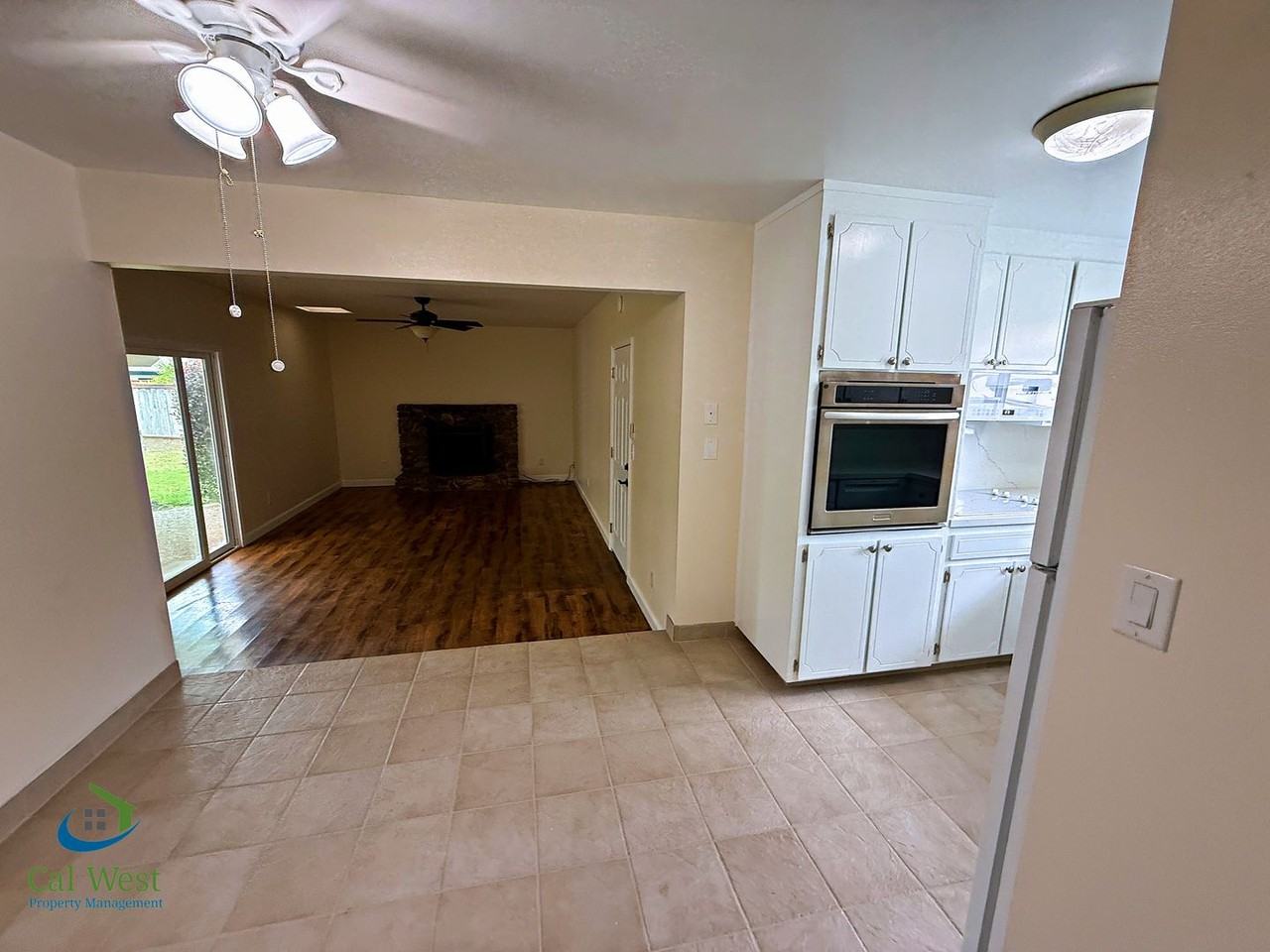 1370 Fernwood Ln - Photo 5 of 32