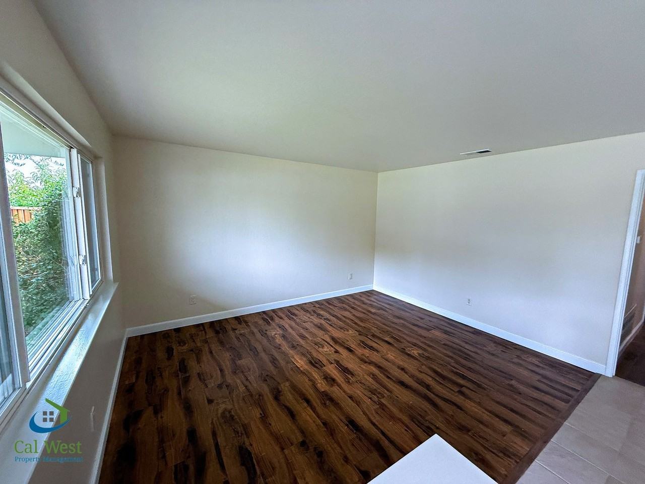 1370 Fernwood Ln - Photo 6 of 32