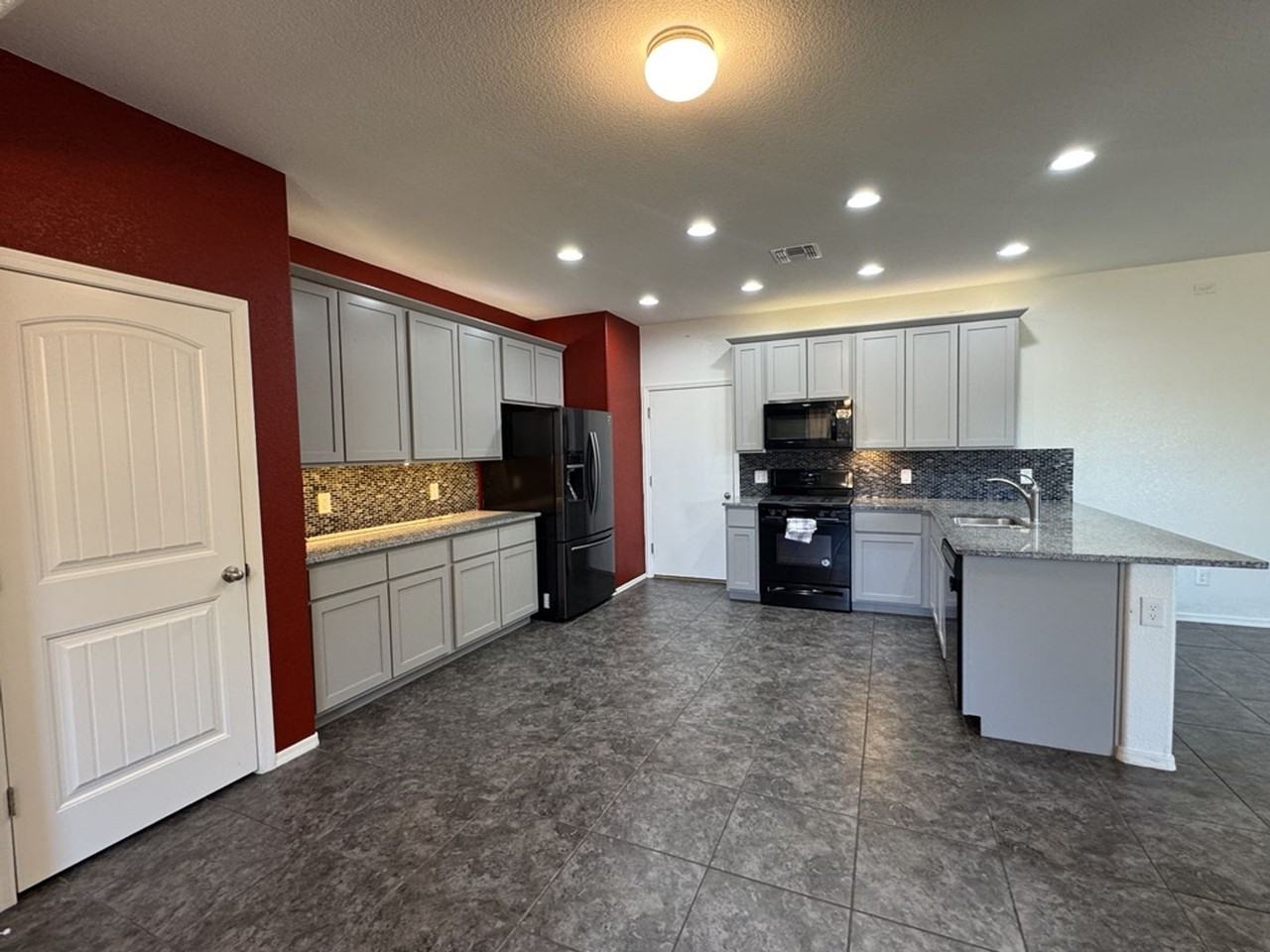 5244 Encanto Dr - Photo 6 of 28