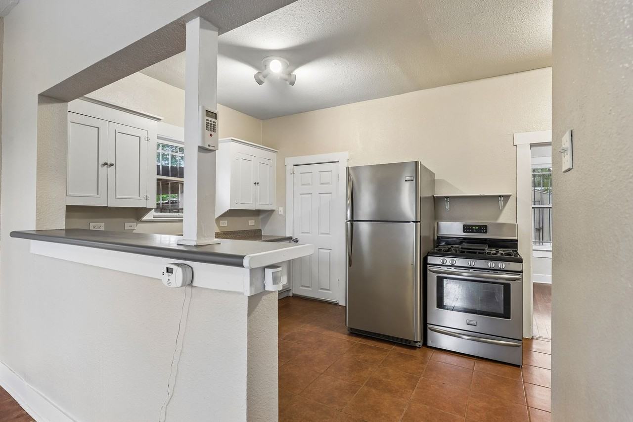 2310 N Sabinas St - Photo 7 of 24