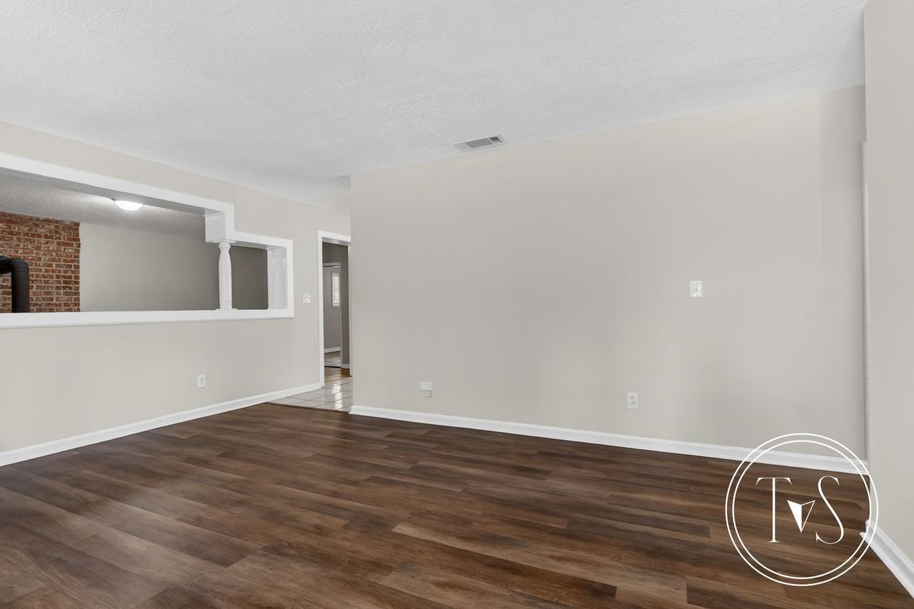 113 Elm St - Photo 7 of 33