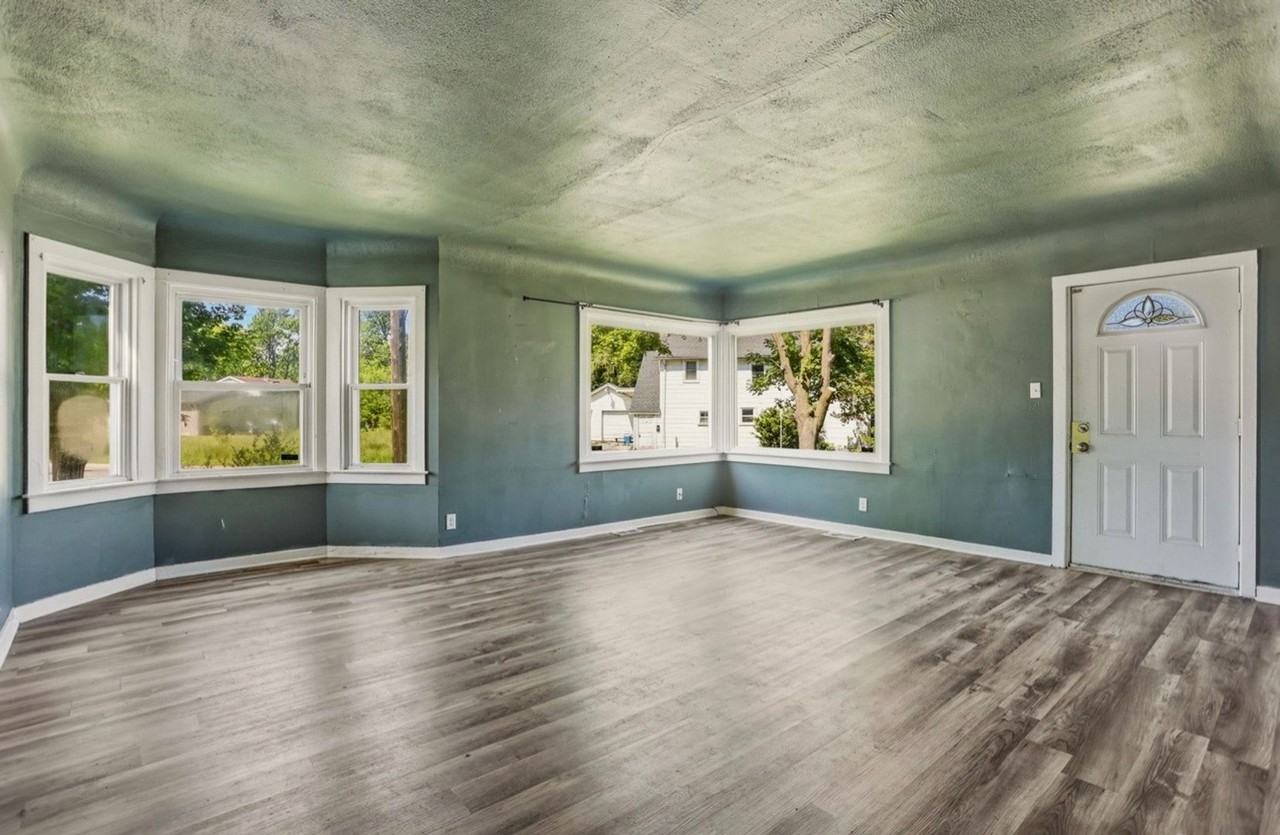 332 Bullock St - Photo 2 of 8