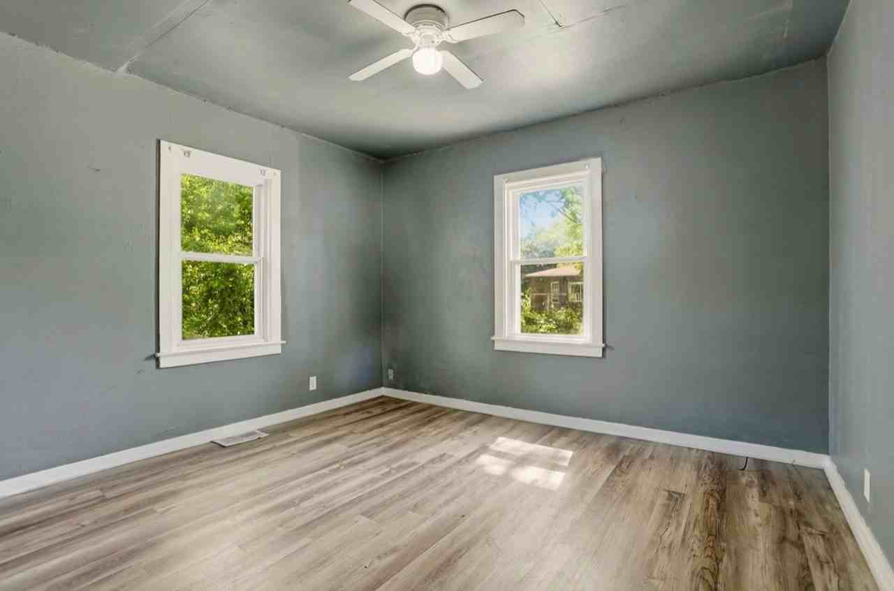 332 Bullock St - Photo 6 of 8
